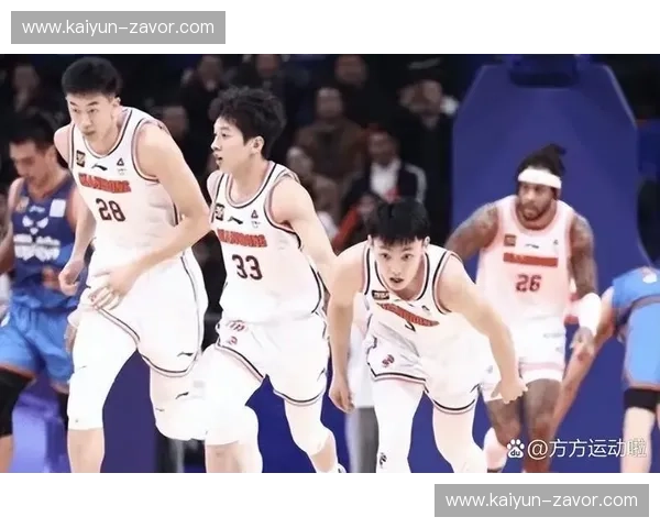 巅峰对决，宿命恩怨：广东宏远与山东，一场篮球的史诗级碰撞